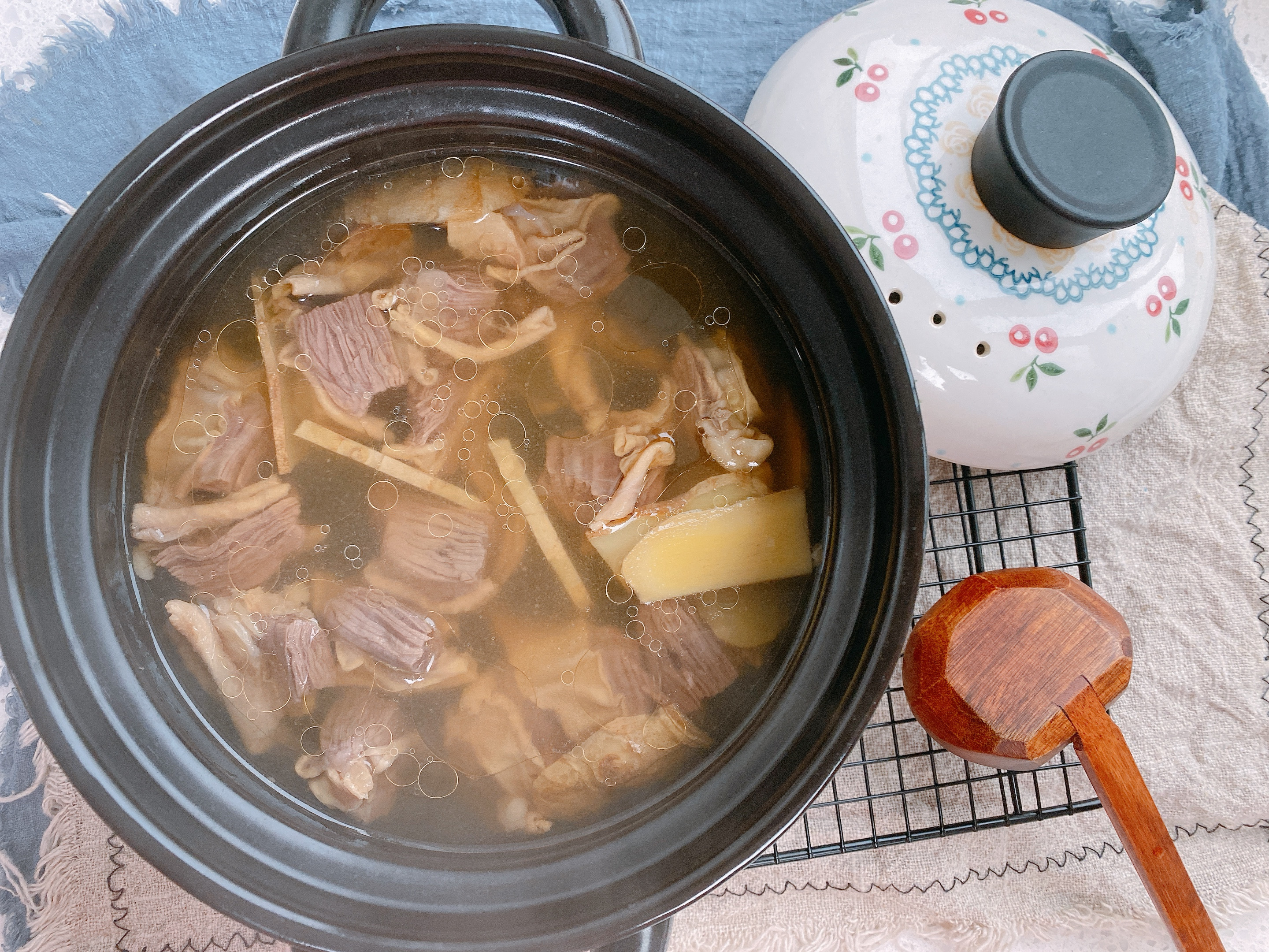 清炖牛肉怎样做到汤清淡肉入味,清炖牛肉汤怎么炖好吃又烂