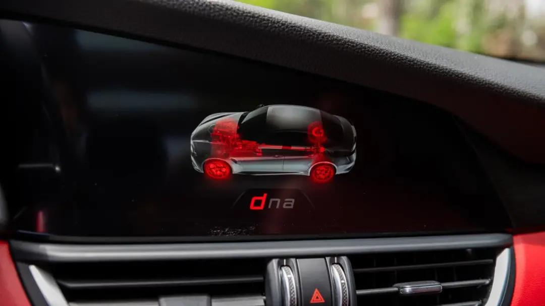 意大利风情满载的阿尔法罗密欧Giulia,还有个名字叫做“勇气”