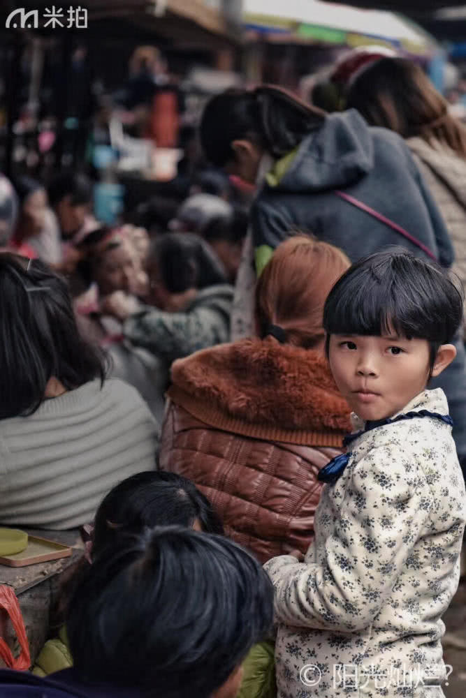 中国修面刮脸采耳女技师,专业修面刮脸采耳洗眼挤黑头