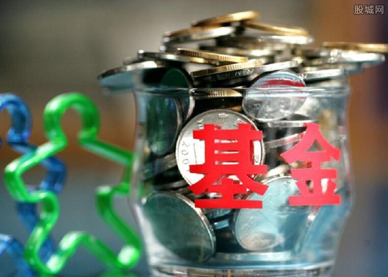 支付宝基金1000一天能有多少收益,支付宝里的etf基金和otf基金区别