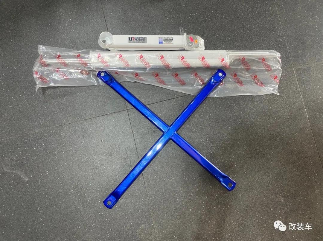 奔驰amgc63v8,6.2升v8奔驰c63加速