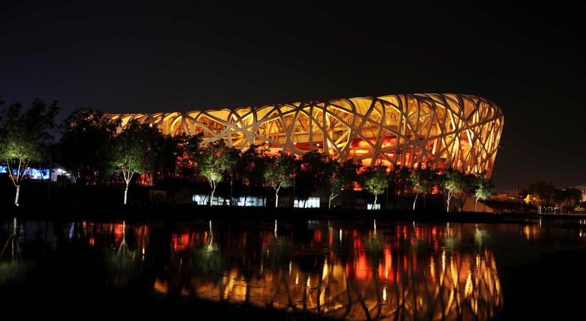 华艺灯饰和欧普照明哪个好,灯饰十大品牌欧普