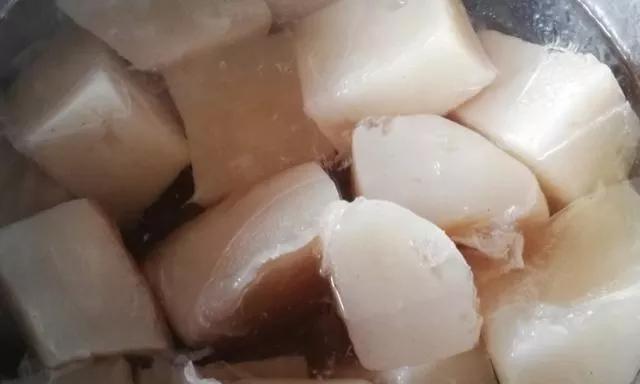 家庭自制麻辣魔芋干,手工麻辣魔芋干制作