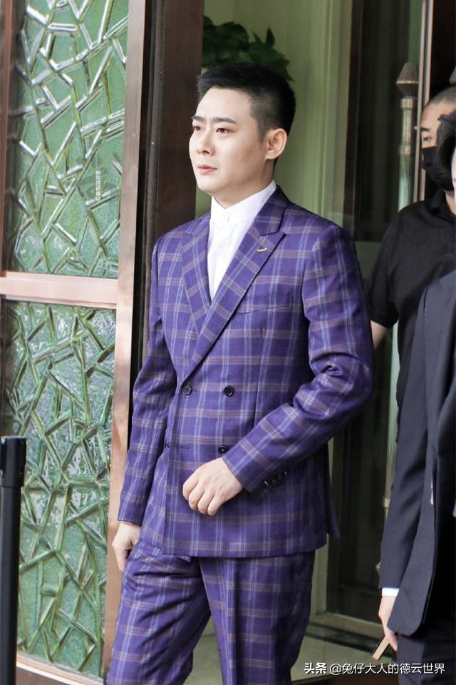 德云社综艺节目介绍栾云平,德云社副总栾云平西服