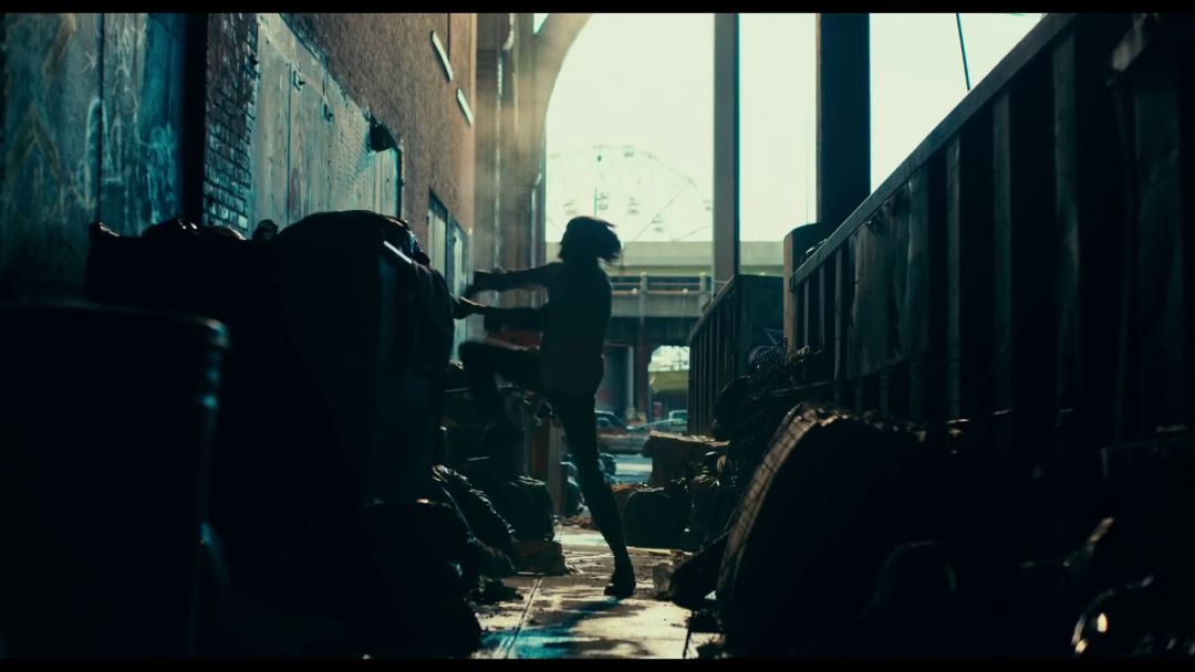 小丑口碑大爆豆瓣评分9,dc新片小丑首曝预告风格黑暗