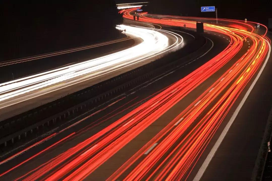 租车公司专门利用豪车碰瓷 (豪车碰瓷团伙案例)