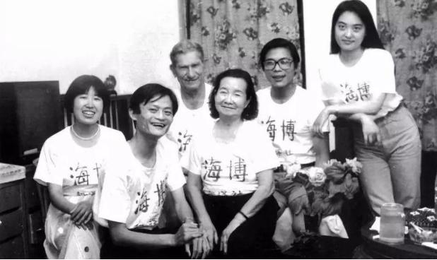 马云的“屌丝逆袭记”，和他跌落神坛背后的故事