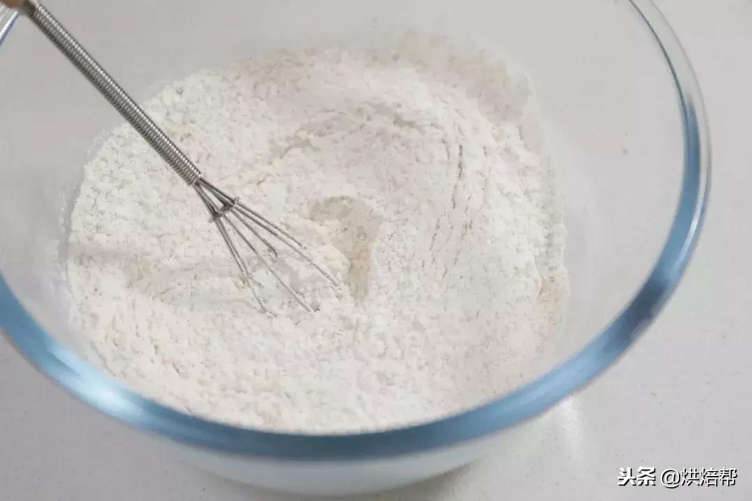 全程不用手和面的面包做法,不用发酵也不用揉面做出来的面包