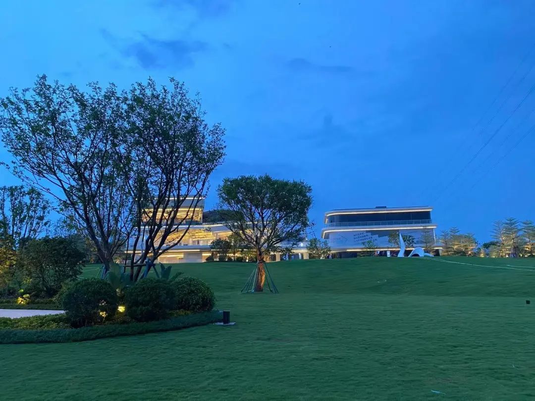 2小时劲销超10亿!大学城这个地标之作,带着绝美江畔来了