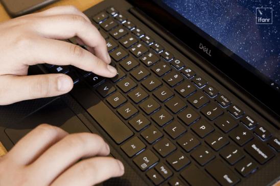 戴尔新xps13电脑上手快速体验,戴尔xps13是否值得买