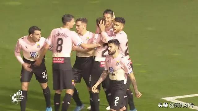 武磊爆射绝杀,武磊蝎子摆尾破门