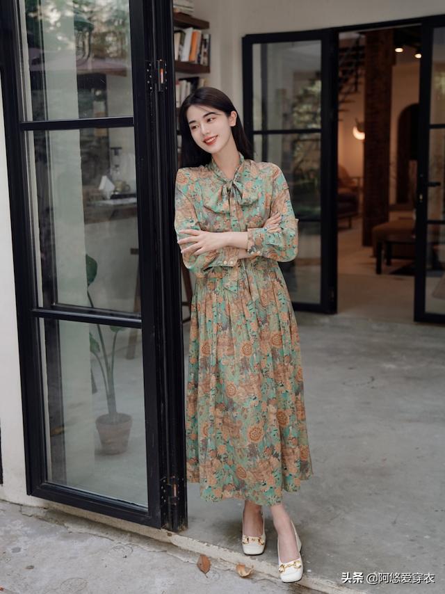 为什么你穿碎花裙不高级,为什么碎花裙怎么穿都不高级