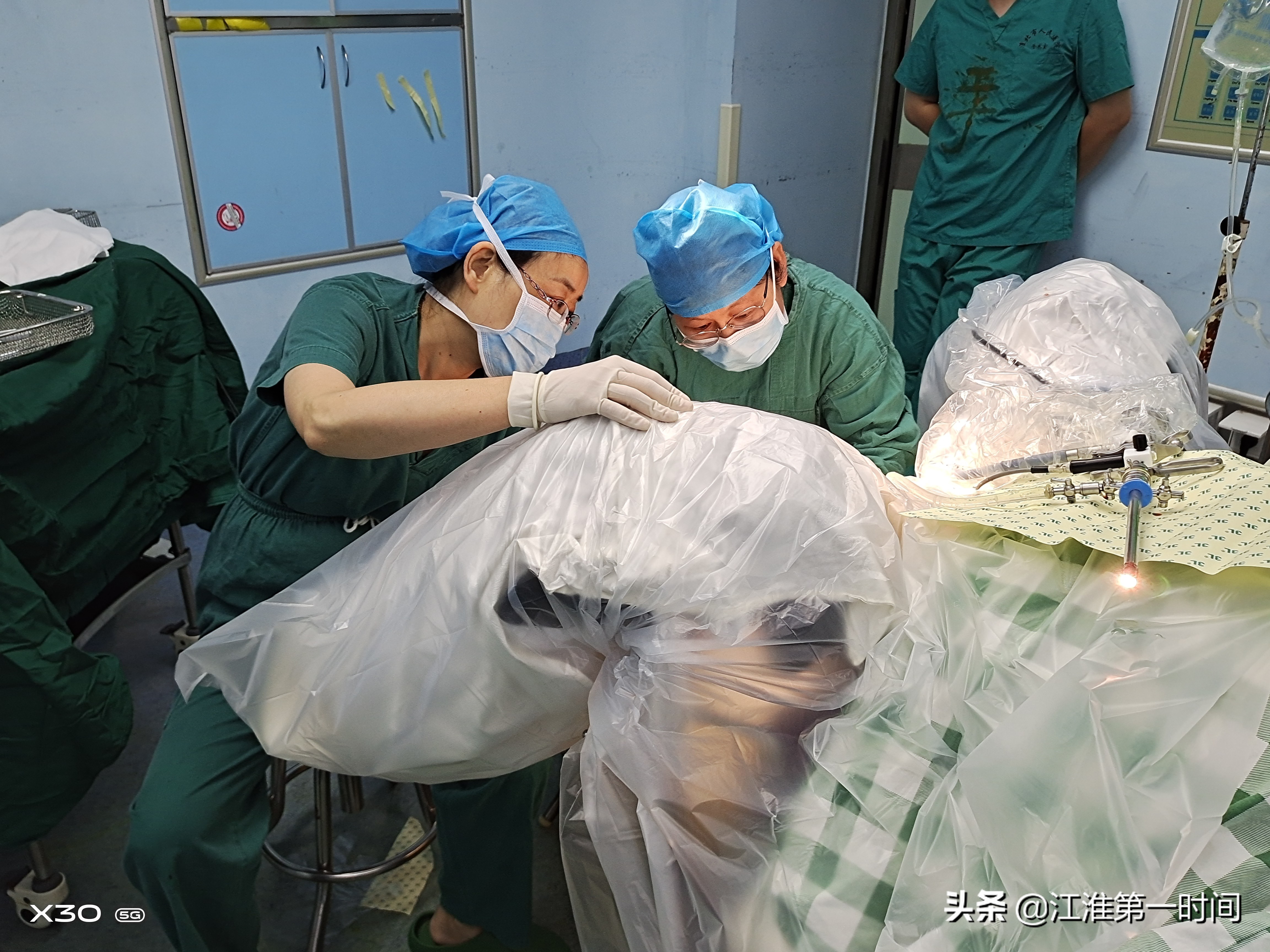 从中专生到研究生,从服务生到博士生