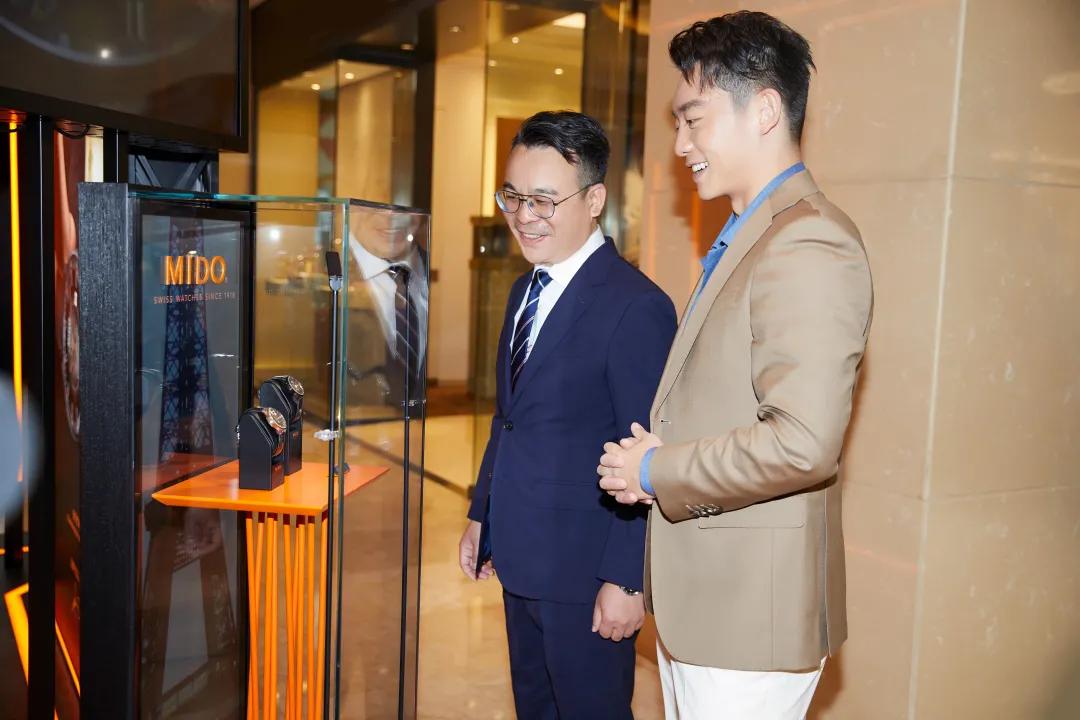 郑恺代言的手表最新款,郑恺美度指挥官幻影