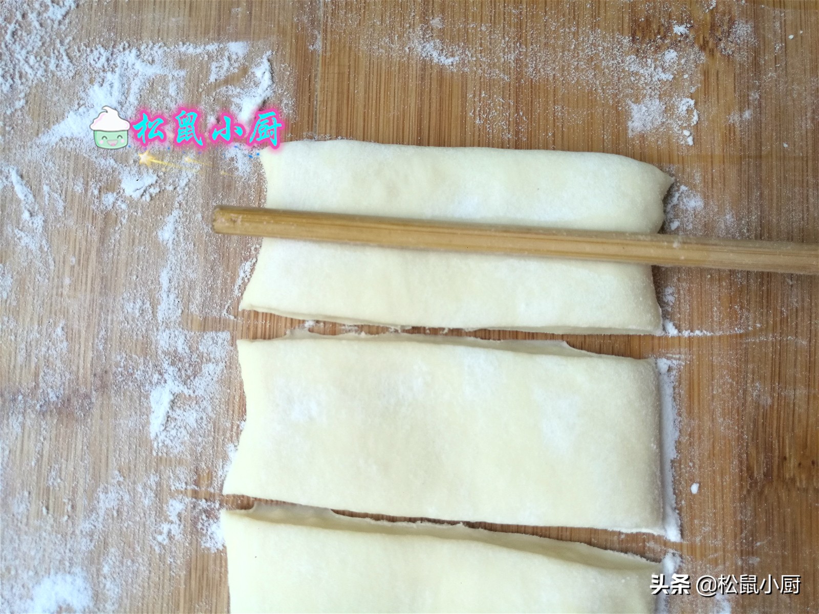 自己在家怎样用面粉炸油条好吃,普通面粉炸油条怎么炸又软又好吃