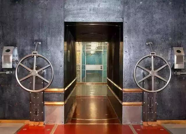 面积仅有足球场一半，但这里存放着人类最大规模的财富