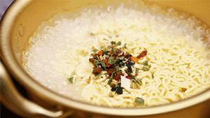 天天吃泡面体重变化,每天吃泡面一个月体重变化