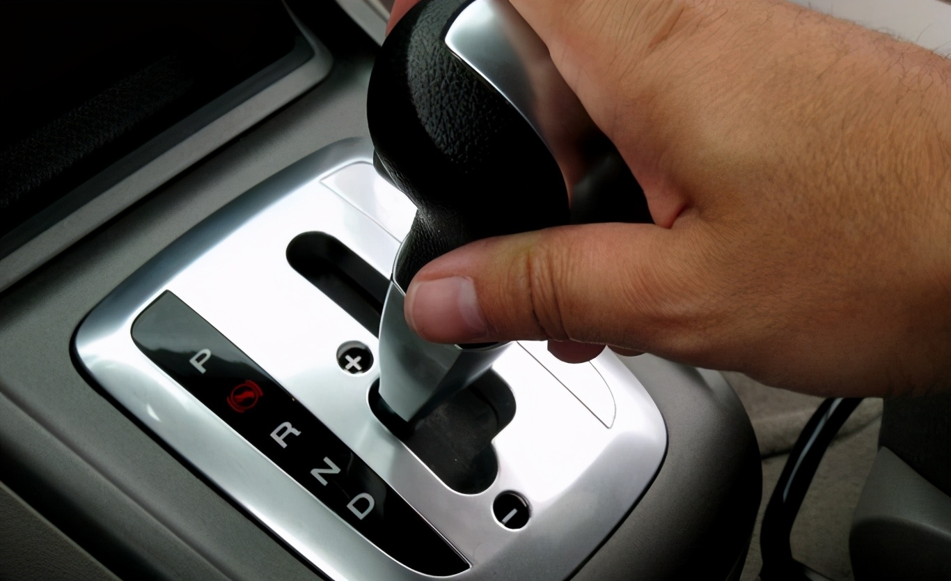 早上汽车打不着火的原因是什么,汽车打不着火最常见的原因有哪些