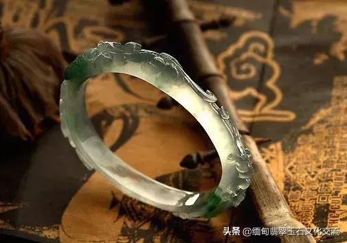 怎么辨别翡翠手镯好坏图解,翡翠手镯好坏最简单方法