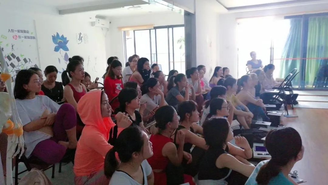 实体店最难做的行业2021,最好的瑜伽培训学院