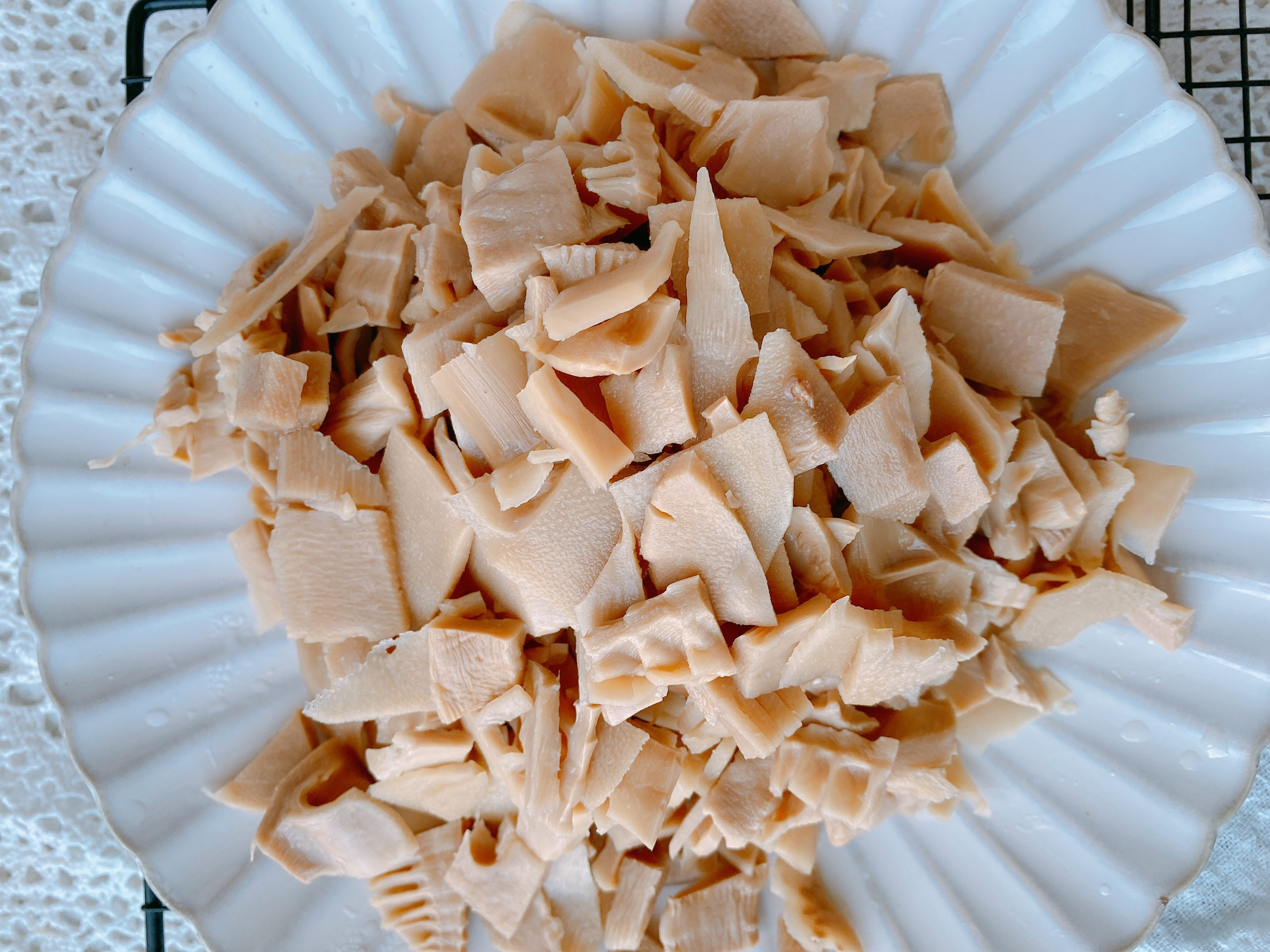 笋干怎么炒才好吃,笋干为何非要肉来做才好吃