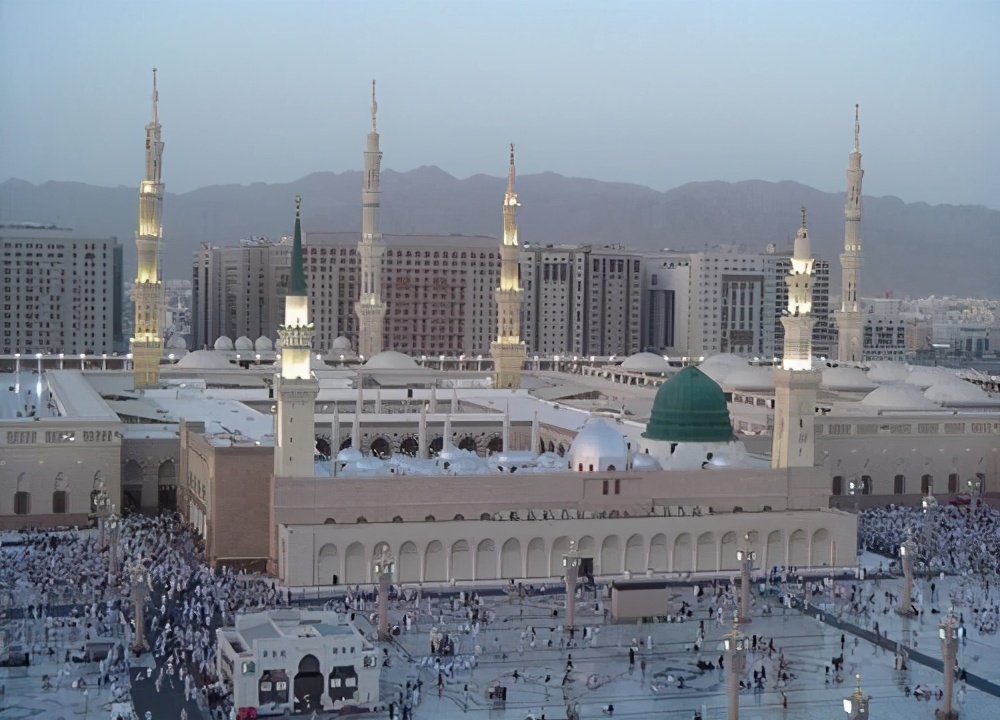 中东土豪购买“东风快递”,一颗一亿美元,交易背后展现大国博弈