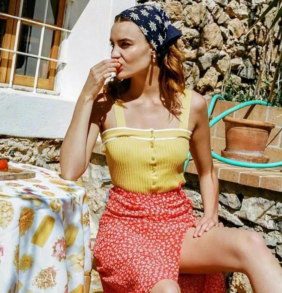 刘雯米兰时装周试装,刘雯维密走秀比心