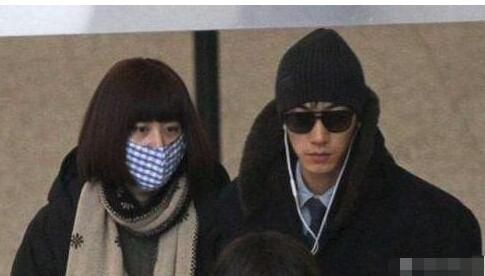 张亮晒受伤照被网友骂遭报应，看来只有官宣真相才能救回人设