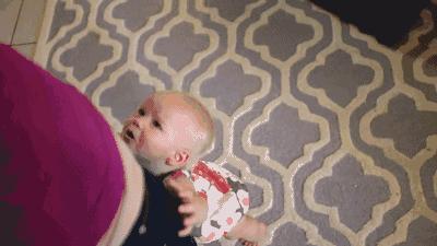 孩子摸*处私**、夹腿、蹭被子，这些小细节千万别忽视