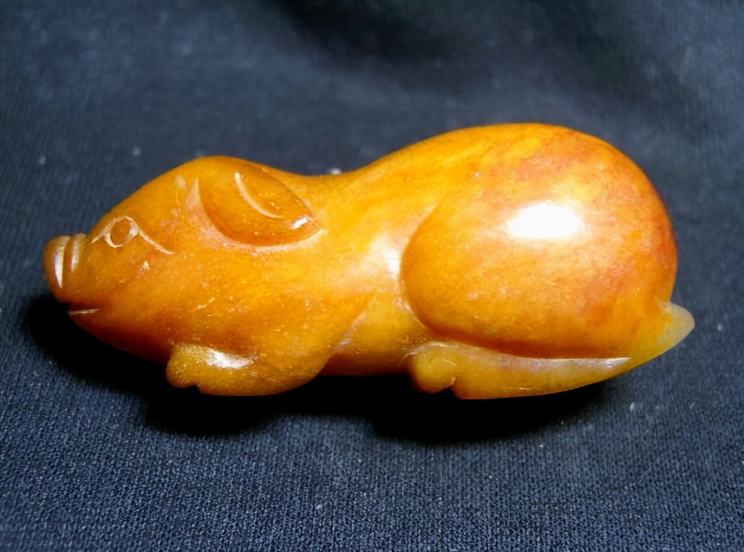 黄颜色的玉叫什么,有白有绿相间的玉是什么玉