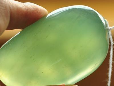 你知道玉是什么吗,你戴的是什么玉