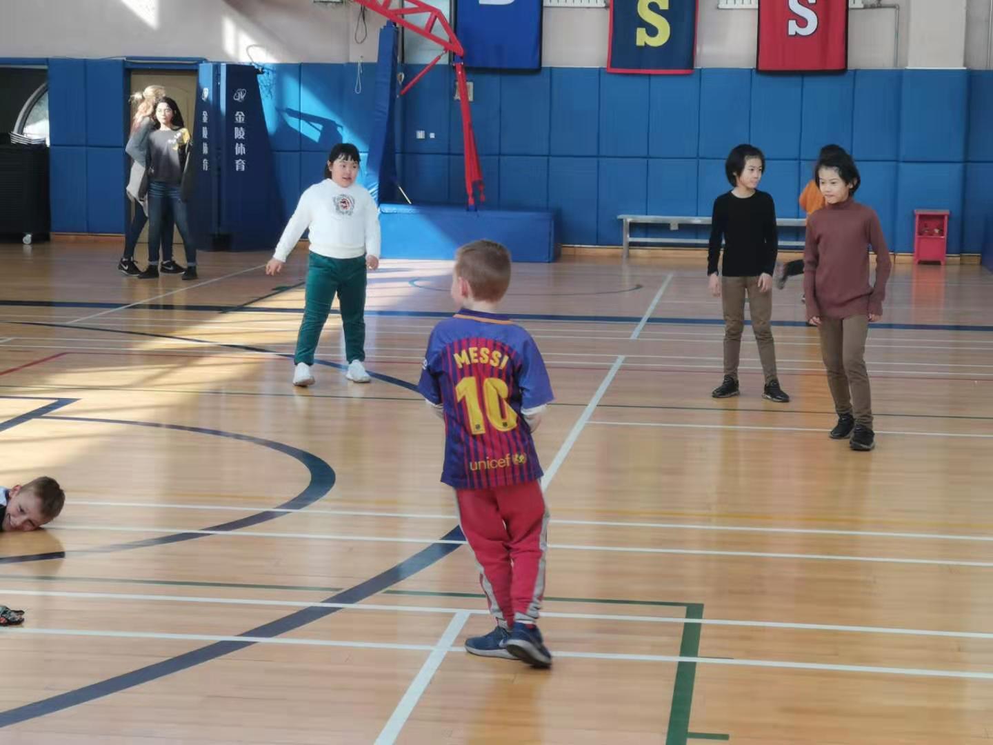 不经过摔打怎么变强,不经历磨练就不能成长