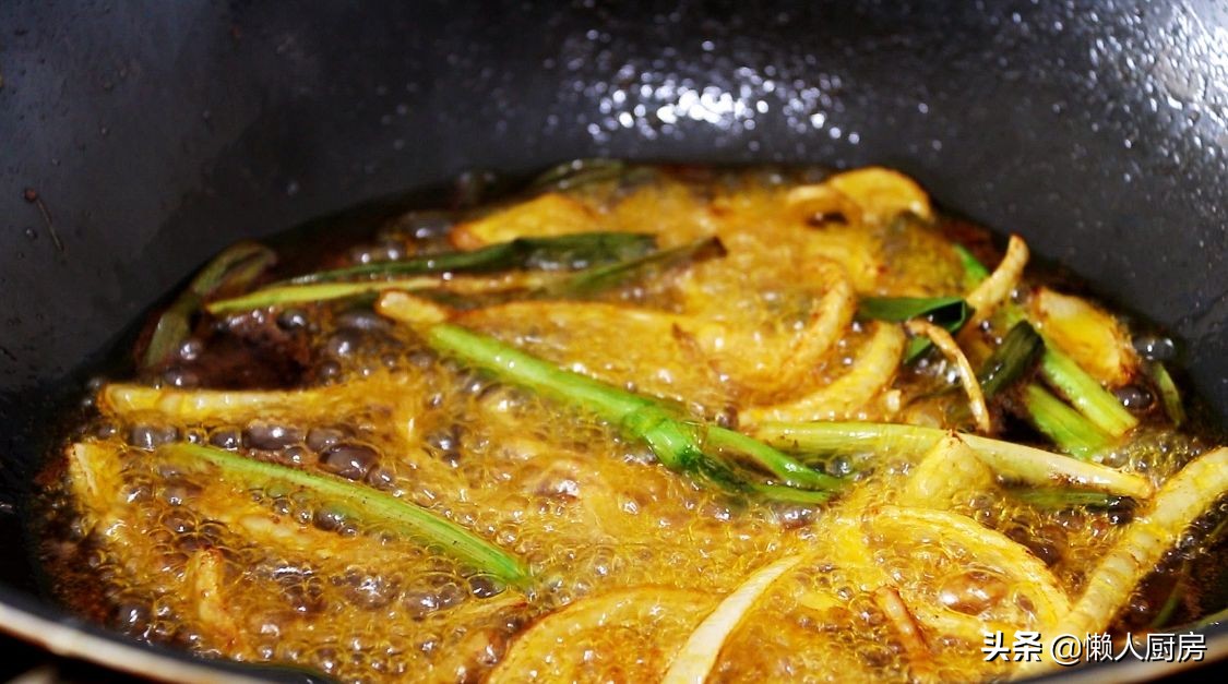 不辣不油炸的小龙虾,麻辣小龙虾不油炸方法先蒸