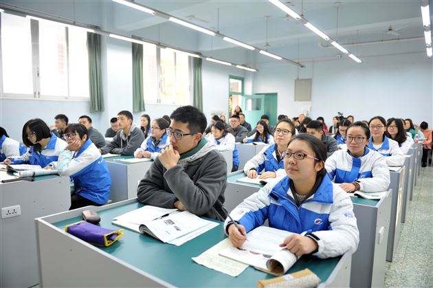 高中按成绩分班,高中分班是按成绩还是选科分的