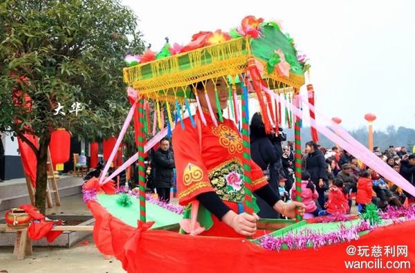 慈利龙潭河龙灯,慈利400米板板龙灯有多震撼