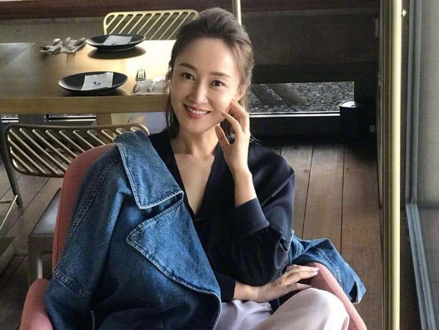 赵子琪晒童年家庭合影,赵子琪生活照曝光