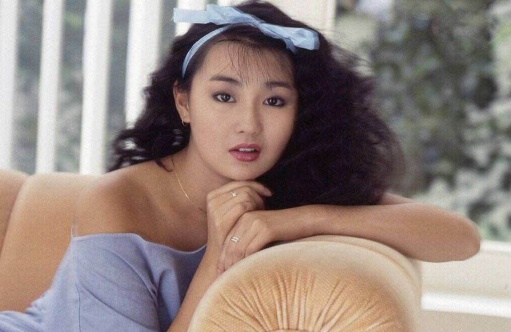 73岁影后萧芳芳：周星驰的理想爱人，与李连杰亲如母子