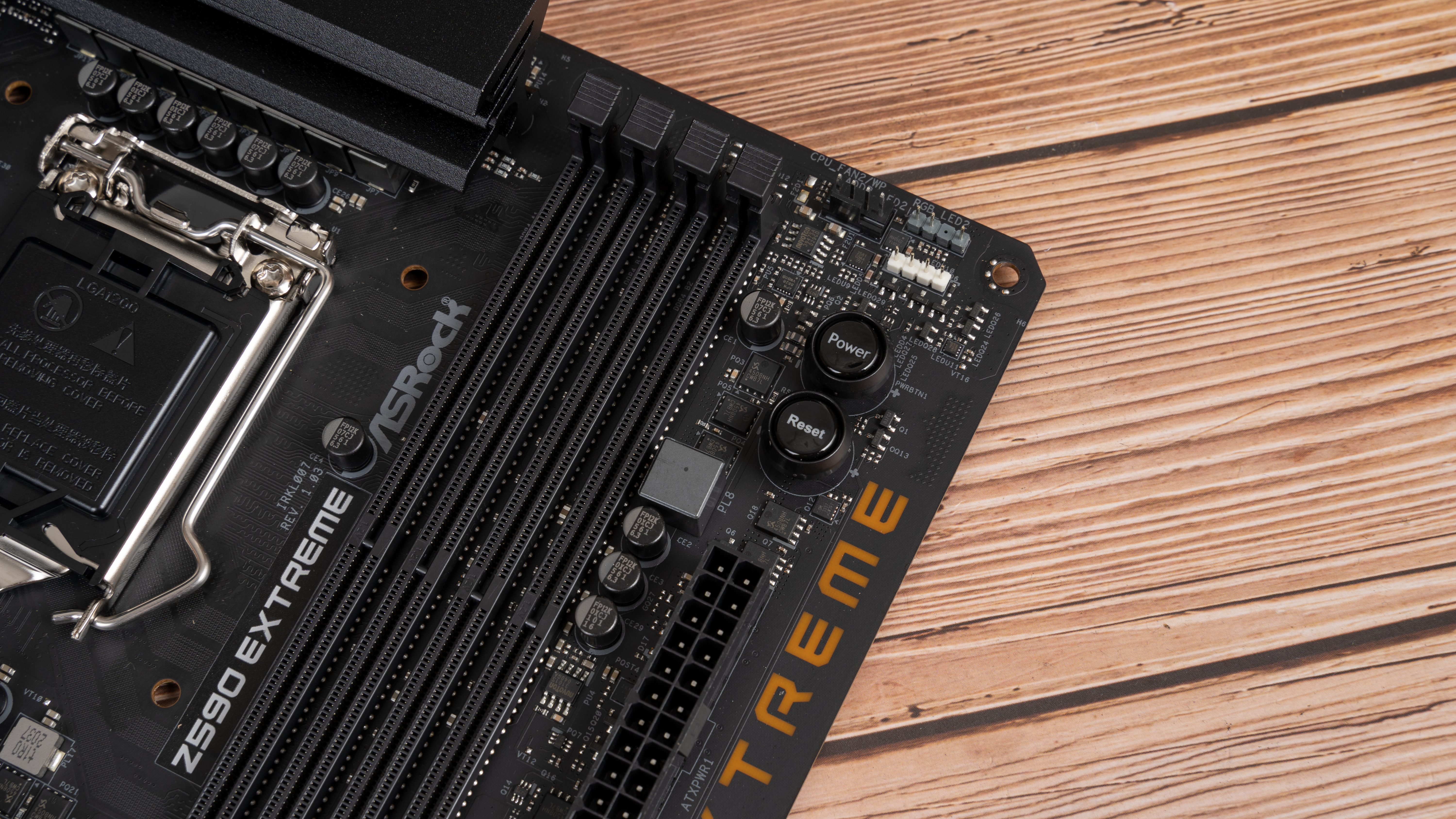 显卡这么贵为什么不买游戏主机,显卡这么贵买台式还是笔记本好