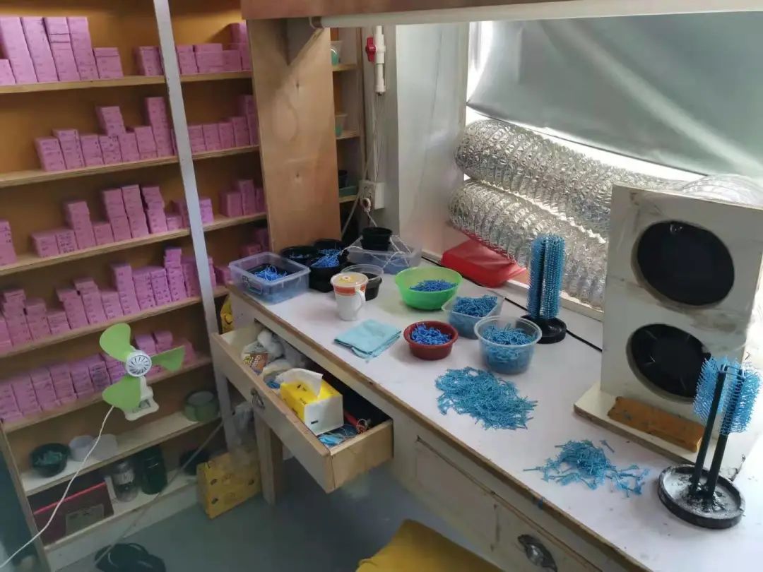 微信、闲鱼上“闪闪动人”的名牌首饰，其实是……