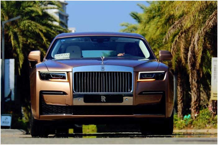 试驾劳斯莱斯古思特新款,新款劳斯莱斯古思特沉浸式体验