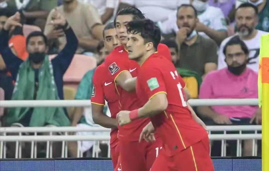 无知胆怯盲目固执！四场球四宗罪表现不及格！后面只能赢平就回家