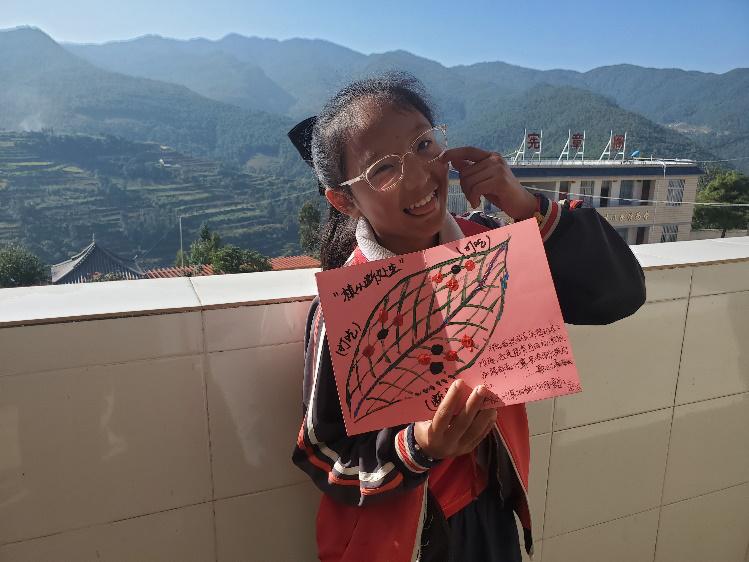 通宵为云南孩童手绘贺卡唐可云老师让黑白围棋炫彩起来