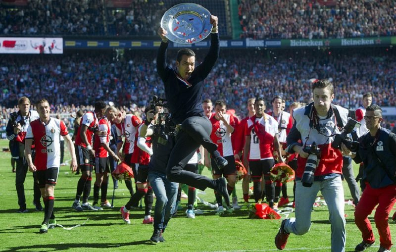 从阿森纳免签巴萨的荷兰队长，还在世界杯半决赛攻入超级世界波