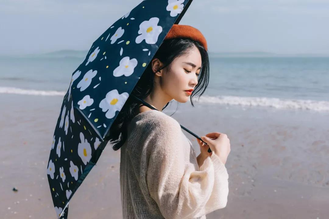 这款口袋伞真够“变态”的！顶着蕉下联名款大旗，做着便宜的勾当