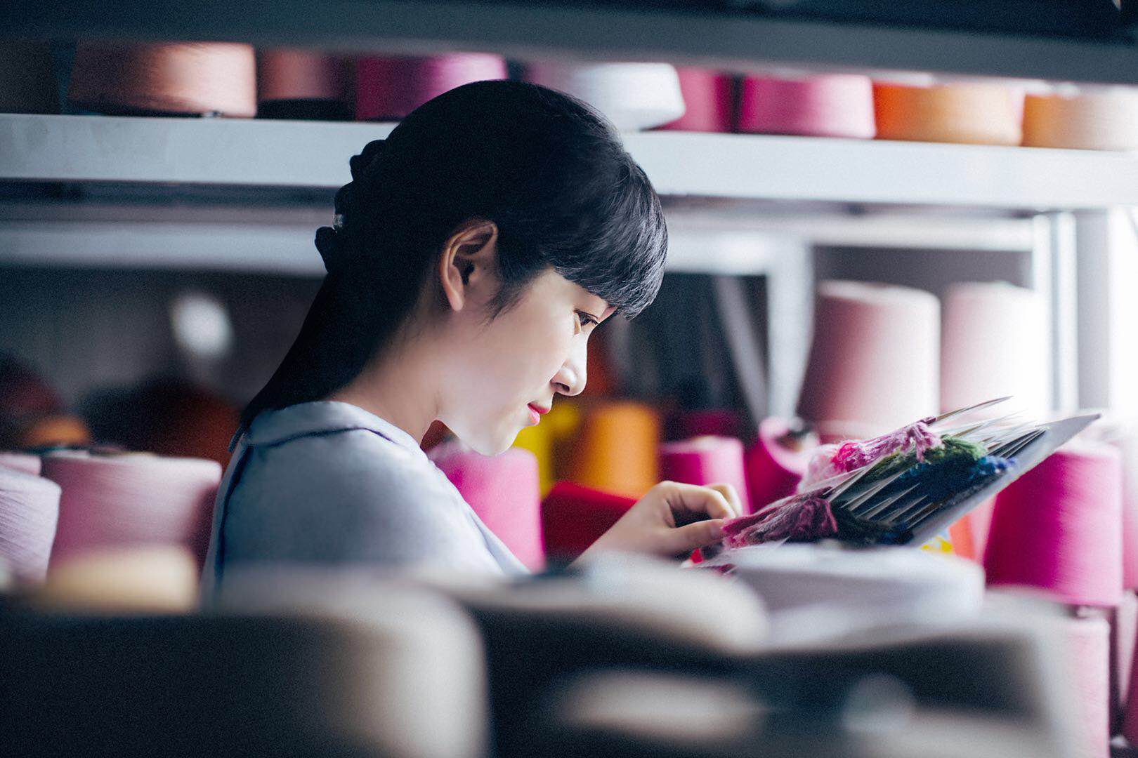 袜子可以这么潮!她把一门小生意做到天猫第一,教授博士都来取经