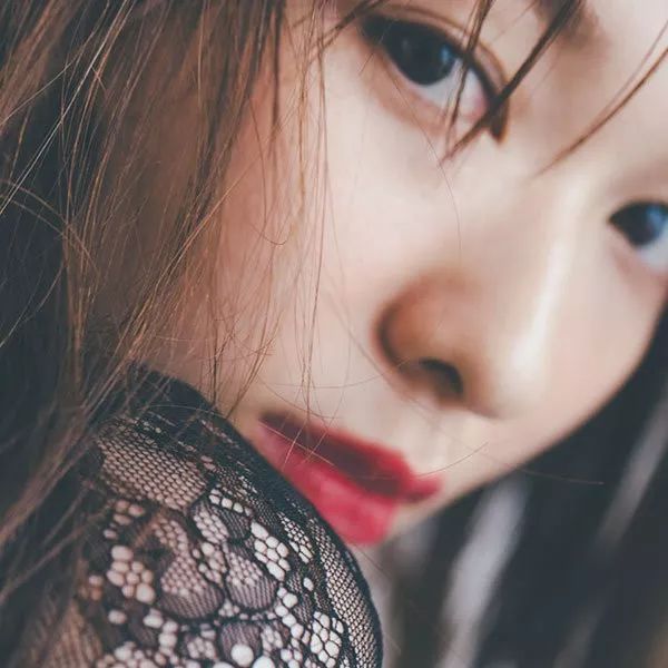 哇哦！这位“日杂美妆一姐”原来已经是当妈的人了？