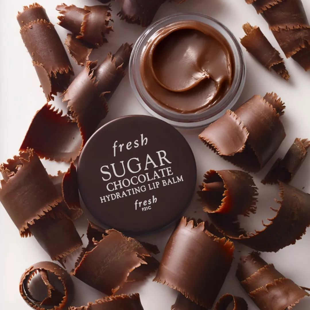 比起花和巧克力，女生更想在朋友圈秀晒炫这些情人节美妆礼盒