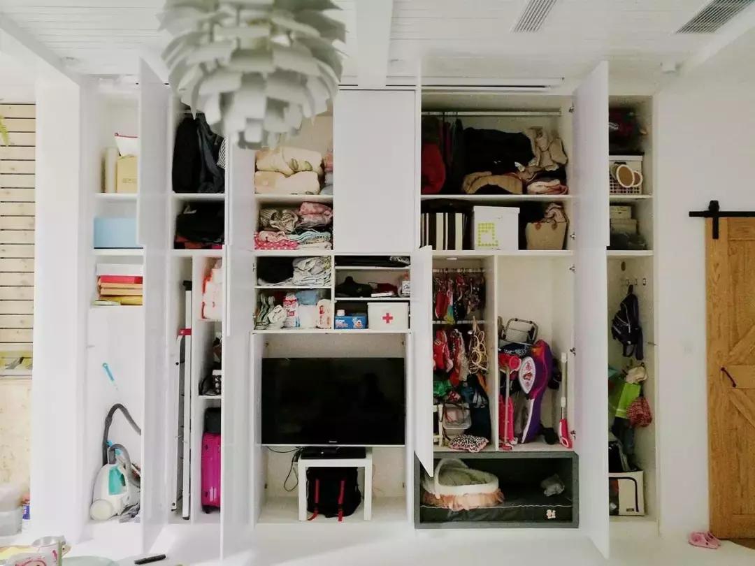 为了女儿买76㎡学区房,改造后竟被隔出8间房!客厅就有40㎡