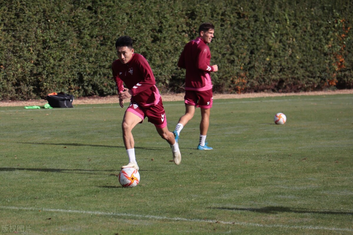 反对发行中超联赛足*彩球**票