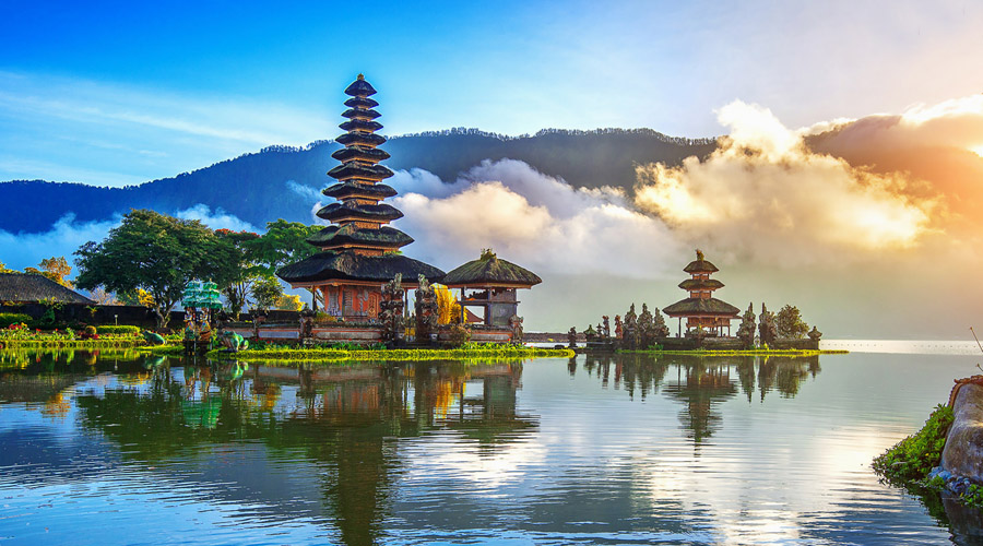 印尼巴里岛皇宫海神庙,印尼巴厘岛海神庙日落